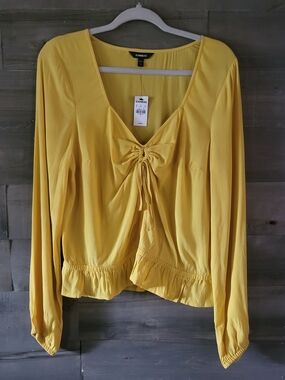 Express Women's Yellow Peplum Blouse With Keyhole Detail Size L NWT